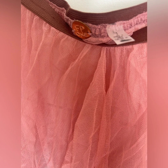 Y2K FP ONE Free People Net Godet Half Slip Midi SKIRTM/LPink Sheer Tulle Ruffled - Picture 12 of 16